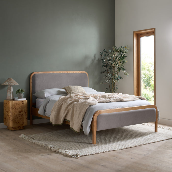 Amaya King Bed Oak